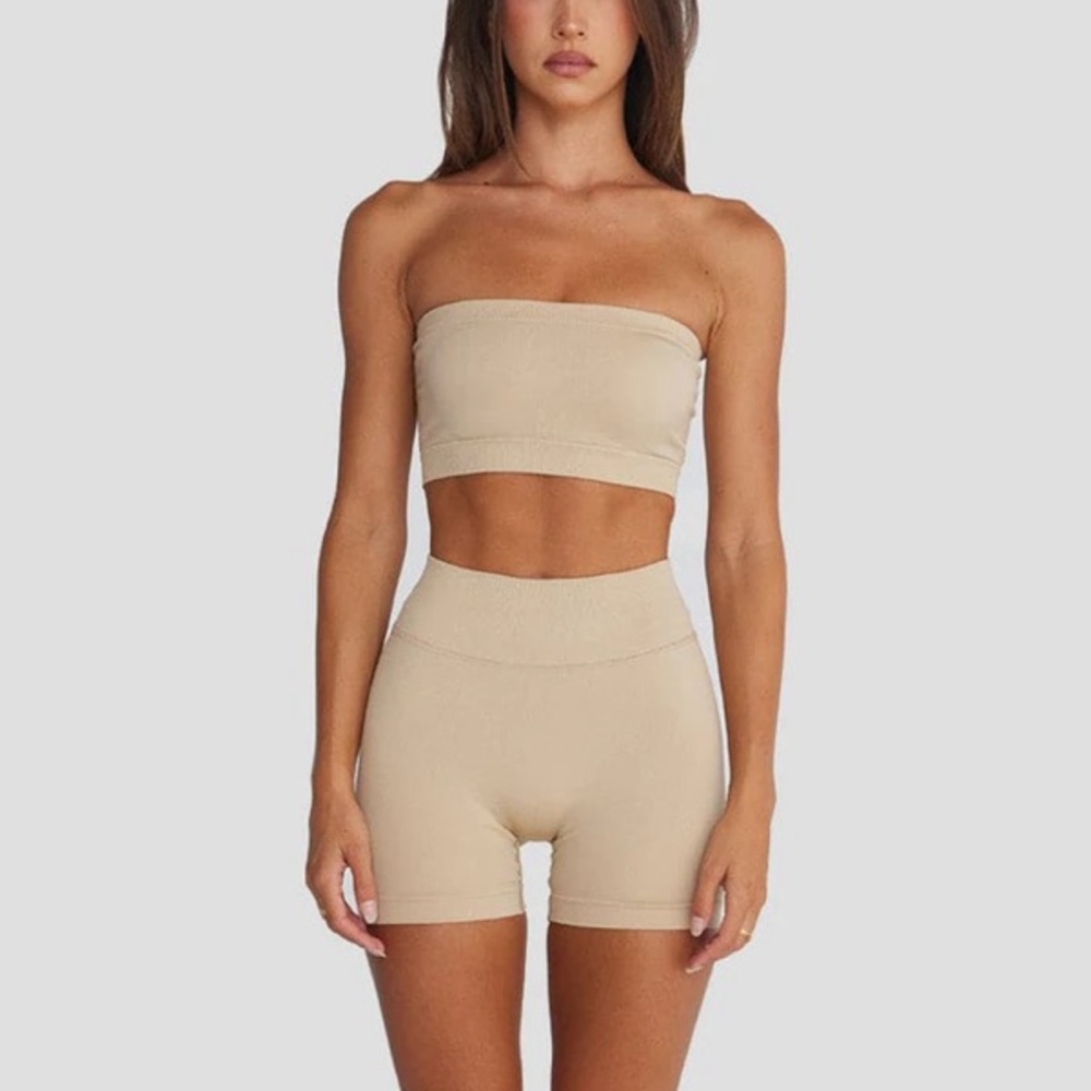 CSB x Isabelle Mathers Seamless 4” Shorts in Oat | NWT!